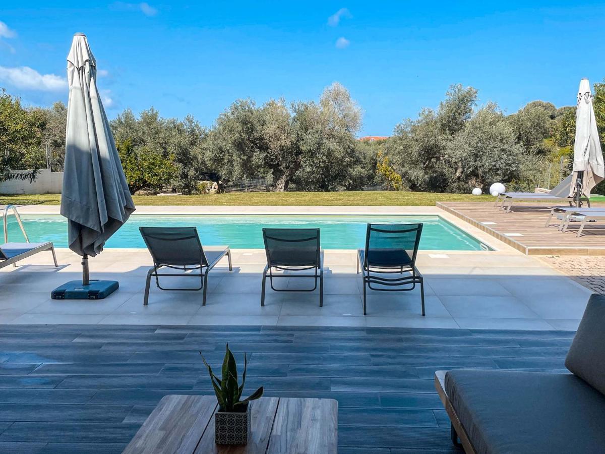 Villa Aelia I Modern & Ideal For Large Groups Galatás Екстериор снимка