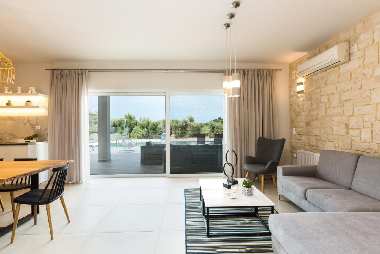 Villa Aelia I Modern & Ideal For Large Groups Galatás Екстериор снимка