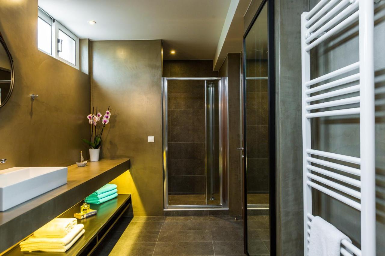 Villa Aelia I Modern & Ideal For Large Groups Galatás Екстериор снимка